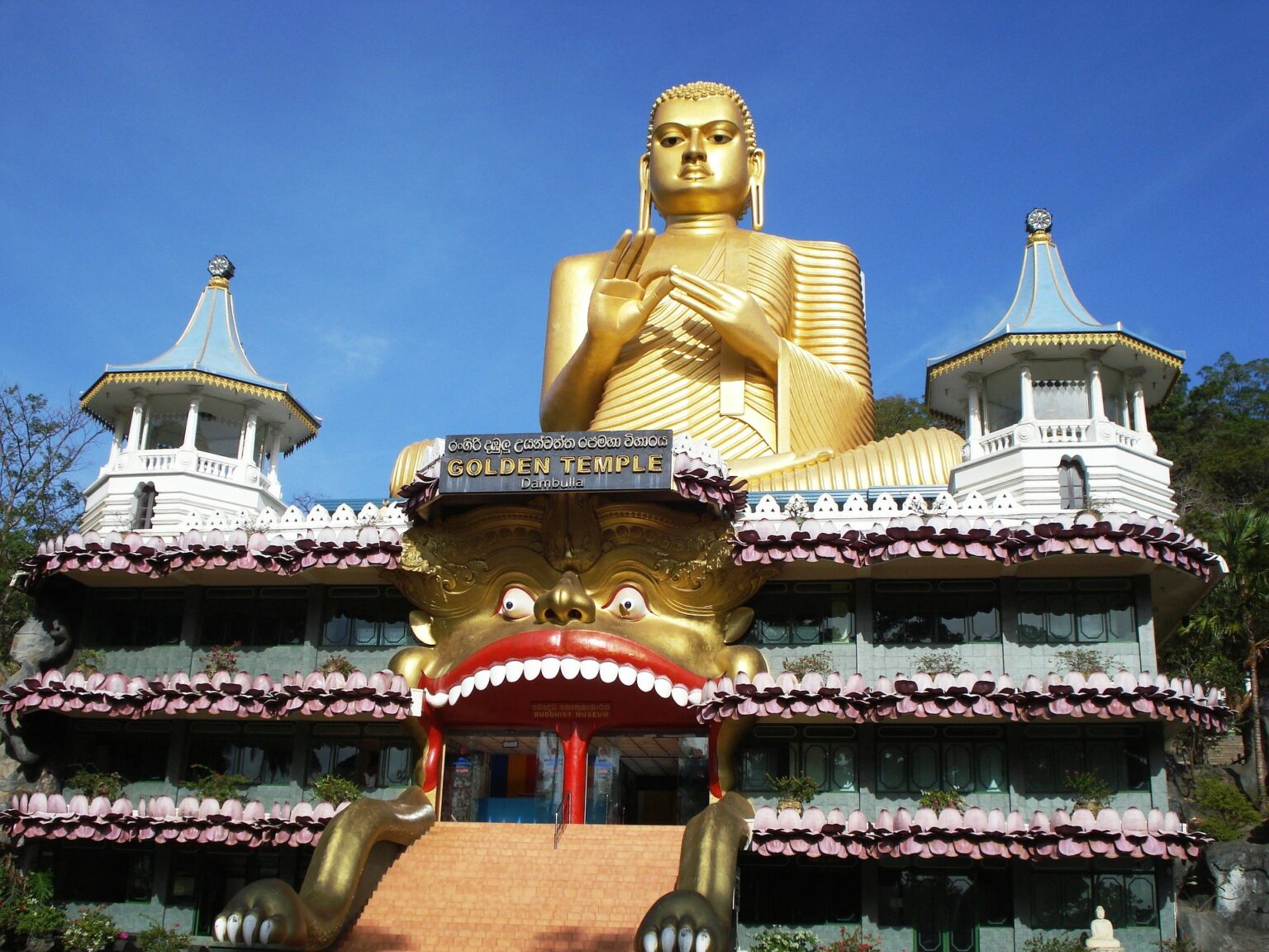 Dambulla Temple (Royal Cave Temple) - Wowtovisit